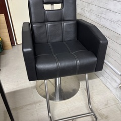 ヘッドスパチェア・美容室　リクライニングできます。新品同様の画像