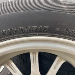 プリウス‼️195/65R15 ブリザック VRX2 ‼️東北6県無料配送対応‼️爆安‼️最終値下げ‼️②バリ溝❗ 国産ブリジストン VRX2❗ アルミ付き 国産 タイヤ !! スタットレス　スタッドレス　雪 冬 ゆき PCD100 pcd100の画像