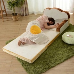 食パンソファベッドの画像
