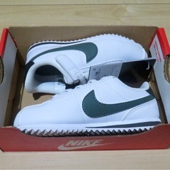 新品未使用 NIKE ナイキ スニーカー 運動靴 14cm タグつき 箱つき　　　　の画像