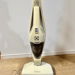 コードレス掃除機(ニトリ) ハンディ兼用の画像