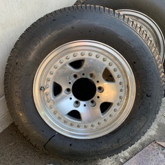 ハイエース系　スパイクタイヤ4本　アルミホイール
付の画像