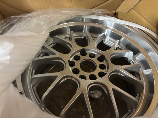 18インチ 9.5jスタンスマジック 新品