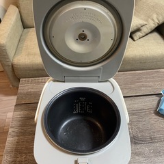 炊飯器
の画像