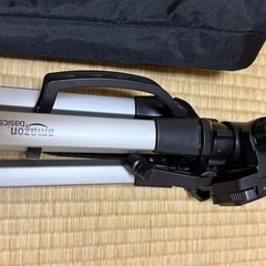 Amazonベーシック 軽量三脚 カメラ用(全高152.4cm キャリングバッグ付)ブラックの画像