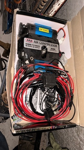 ARB コンプレッサー　24V