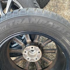 エスティマやミニバン・レクサス・SUVなんでも使えます‼️スタッドレス 215/60R17 東北東北6県無料配送対応‼️爆安‼️最終値下げ‼️④超超超バリ溝❗ 国産トーヨータイヤ‼️ アルミ付き 国産 タイヤ !!　スタッドレスの画像