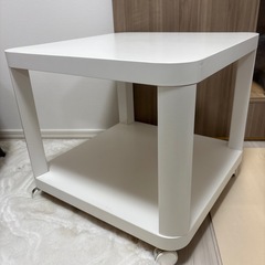 IKEA 白テーブルの画像
