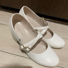 ヒール　エブリン　地雷　白パンプス　evelynの画像