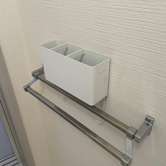 tower タオル掛け上 ドライヤー&ヘアーア イロンホルダー タワーの画像