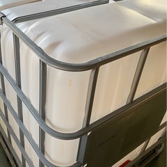 1000リットル貯水タンクの画像