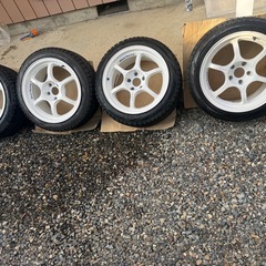 スタッドレスタイヤ、17インチ ホイール付×4本。廃盤希少の画像