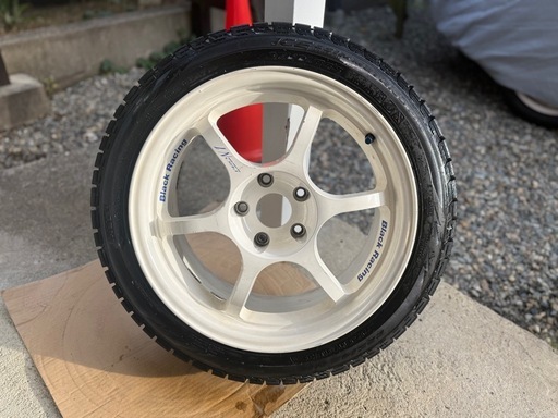 スタッドレスタイヤ、17インチ ホイール付×4本。廃盤希少