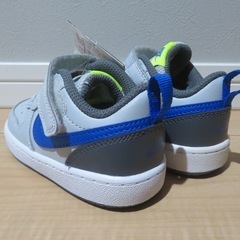 新品未使用13cm NIKE ナイキ スニーカー 運動靴 タグつきの画像