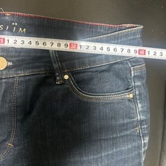 USA : WHITE HOUSE BLACK MARKET フィットデニムの画像