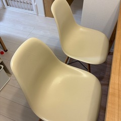 ダイニングテーブル　イス4脚セットの画像