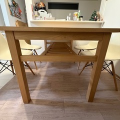 ダイニングテーブル　イス4脚セットの画像