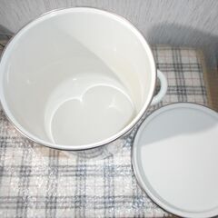 ほぼ未使用　ホーロー　寸胴鍋の画像