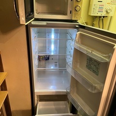 冷蔵庫､電子レンジ､保温ポットの画像