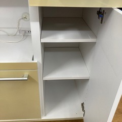 ニトリ食器棚の画像