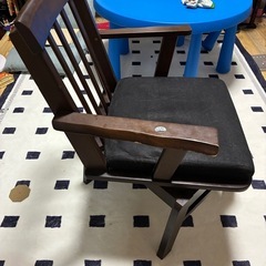 ダイニングチェア 回転 肘付き 木製の画像