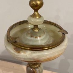 アンティーク灰皿　ディスプレイ重厚の画像