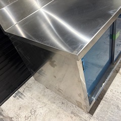 ステンレス調理台 作業台 バックガード 引き違い戸収納付き　未使用品  飲食店 キッチンカーの画像