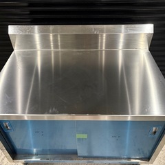 ステンレス調理台 作業台 バックガード 引き違い戸収納付き　未使用品  飲食店 キッチンカーの画像