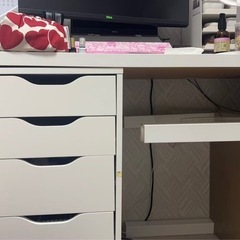 IKEA  デスク  ホワイトの画像