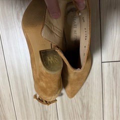 スエード ポインテッドトゥ ショートブーツ／キャメル／美品・約9割新の画像
