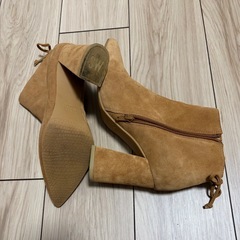 スエード ポインテッドトゥ ショートブーツ／キャメル／美品・約9割新の画像