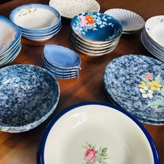 【多くて豊富な】青色の食器の画像