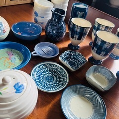 【多くて豊富な】青色の食器の画像