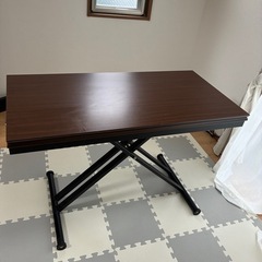 昇降テーブルの画像