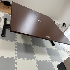 昇降テーブルの画像