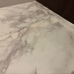 大理石テーブル、テレビ台の画像