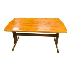 木製 ダイニングテーブルの画像