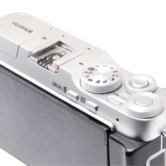 FUJIFILM x-a7 ボディ 3.5インチ 大型モニター Wi-Fi FUJIFILM 富士フィルム ボディ フジフィルムの画像