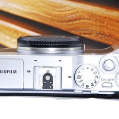 FUJIFILM x-a7 ボディ 3.5インチ 大型モニター Wi-Fi FUJIFILM 富士フィルム ボディ フジフィルムの画像