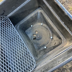 ミナト 手押し式 肥料散布機 ブロキャス・プロ60 MBC-60PRO (容量60L/ステンレス製フレーム)の画像