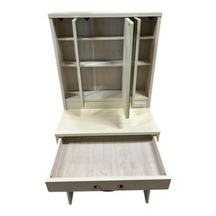 ホワイト ドレッサーの画像