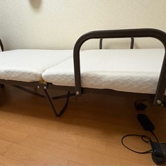 折りたたみ電動リクライニングベッド（バランスタイプ）  の画像