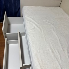ニトリ　シングルベッド　マットレス・コンセント・ライト・収納付きの画像