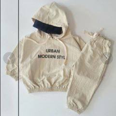  上下セットアップ　キッズ 100の画像