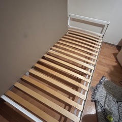 マットレス付きシングルベッドの画像