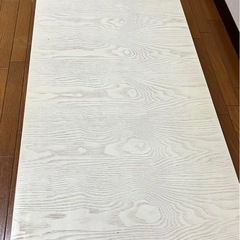 木製長椅子の画像