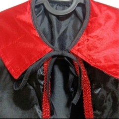 【2度のみ着用】ハロウィン　マントの画像
