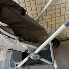 ストッケ　ベビーカーの画像