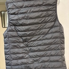 【新品未使用】ダウンベストの画像