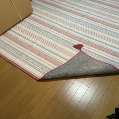 ラグマット 240×185cm（赤×青ストライプ／滑り止め付き／禁煙・ペットなし）（修学院駅徒歩2分）【ラスト数日】の画像